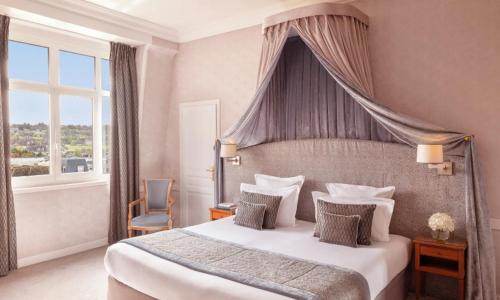 Hôtel Barrière Le Royal Deauville - photo 2